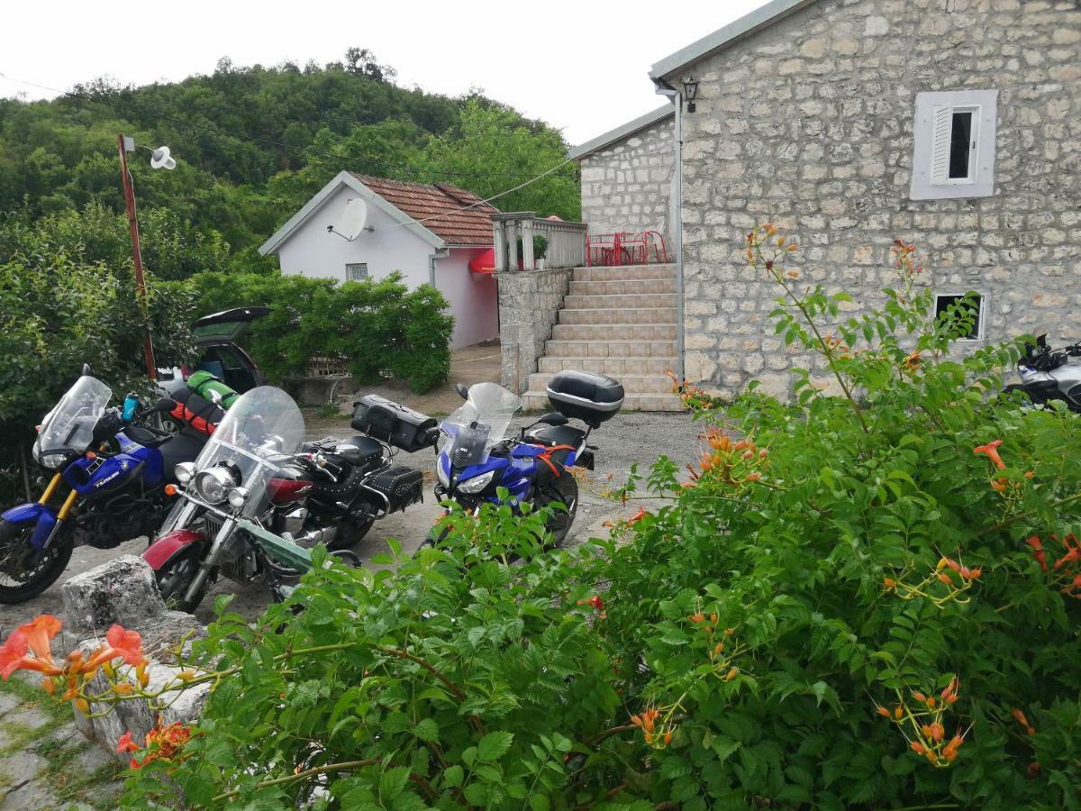 Rijeka Crnojevića Rustic Village מראה חיצוני תמונה